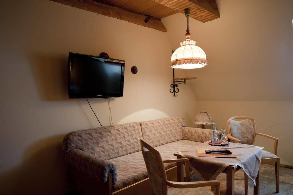 Hotel Gasthof Zur Post Wolfegg Exterior photo